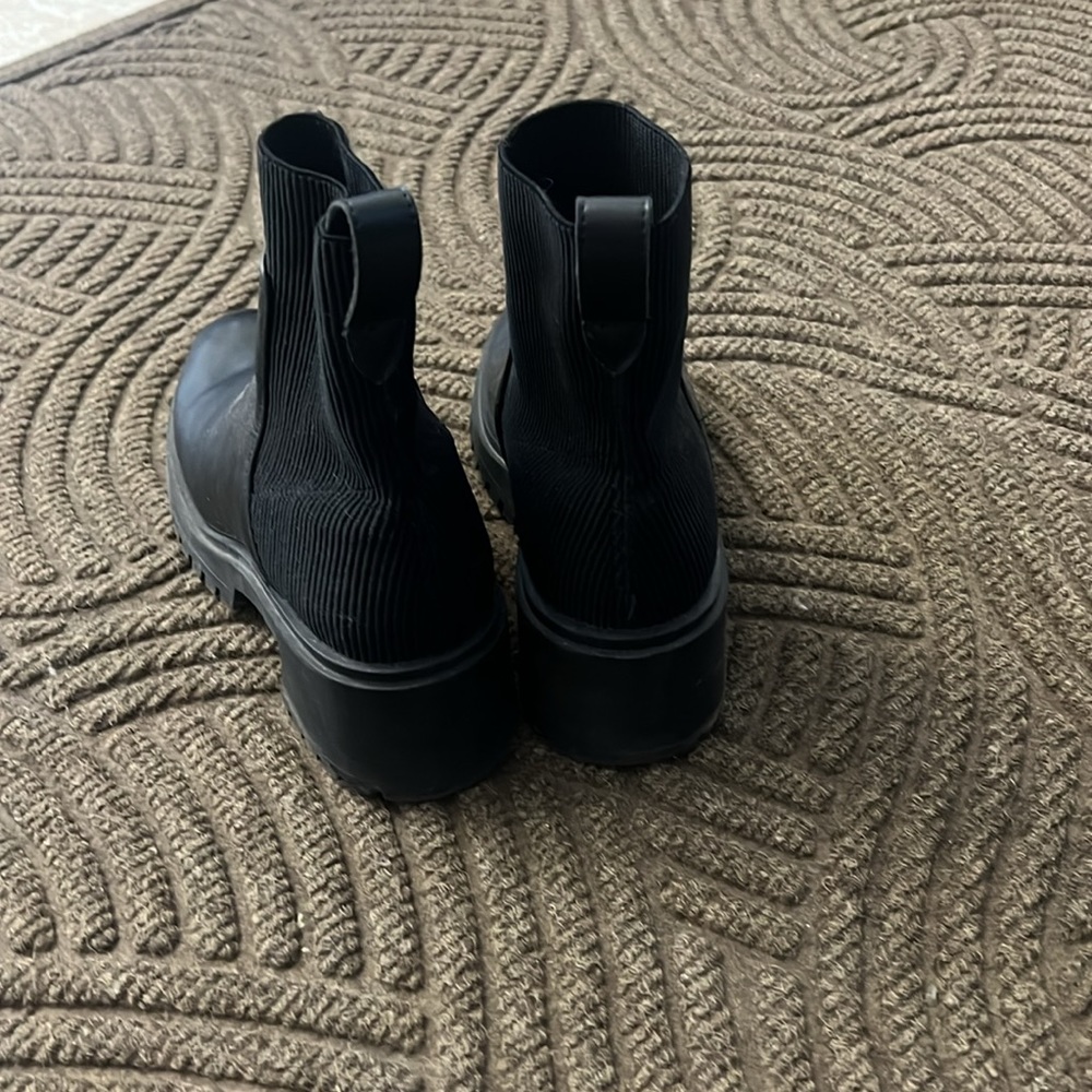 Steve Madden boots - Picture 3 of 3